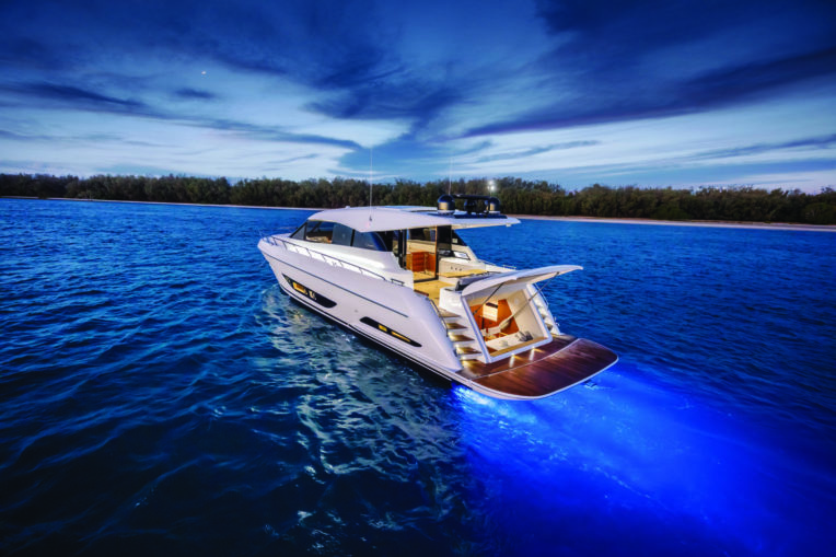 Maritimo X60 night sky